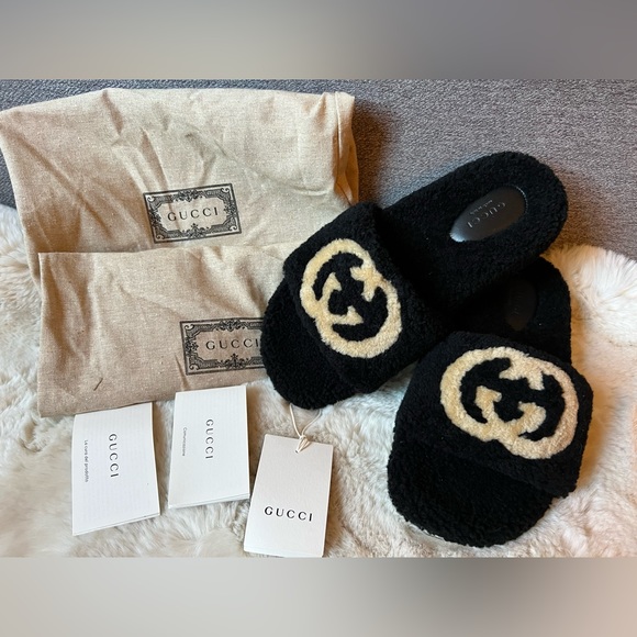 New Gucci GG logo Shearling Eileen Teddy slides in black with Interlocki… - Picture 5 of 11